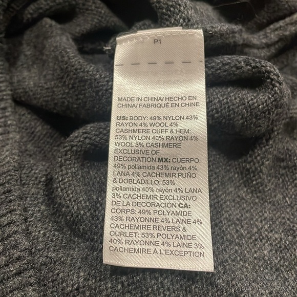 Chico’s gray sweater with white cheetahs. Size 2 which is a Large. L 4 - Picture 6 of 6